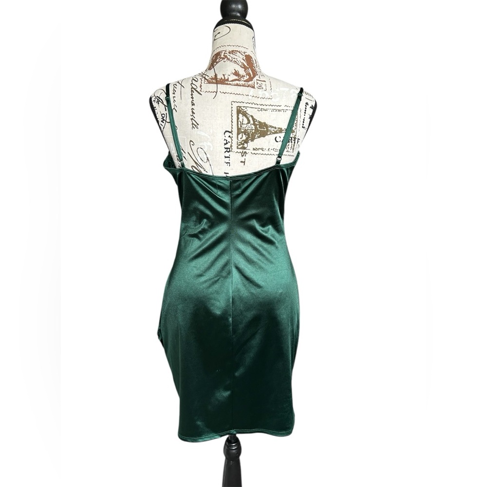 5/$25 Emerald Sundae gorgeous Bodycon mini dress with faux wrap size medium - Picture 2 of 8